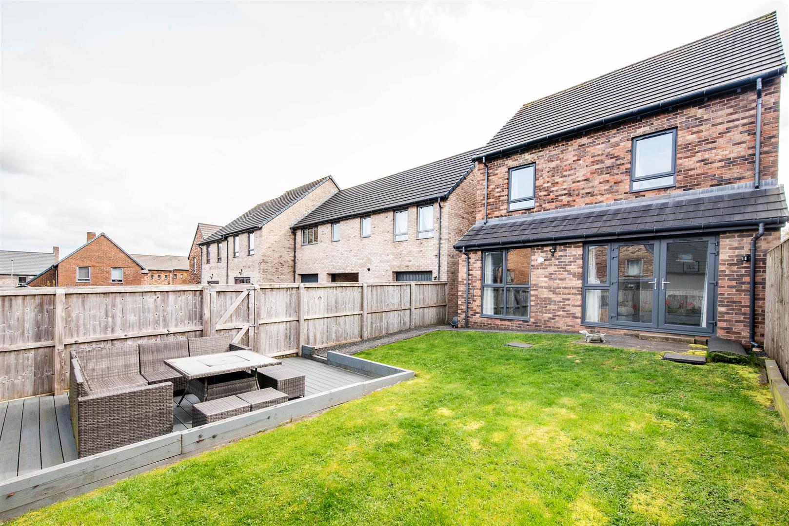 3 bed property in Fern Crescent, Blackburn